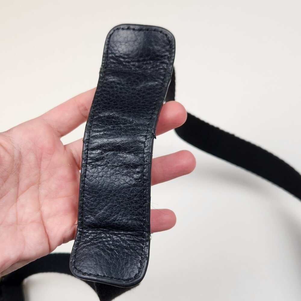 The Sak Iris Leather Crossbody Purse Black - Picture 11 of 15